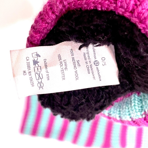 LULULEMON Women’s Hat Mittens Set Extra warm - Picture 7 of 9